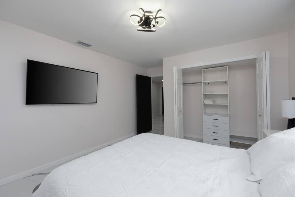 Apartment Luxury Style Townhome With Pool - 1 Miles To Bucs Stadium Tampa