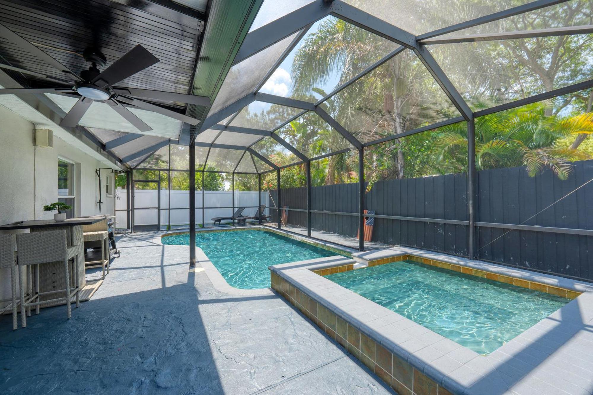 Luxury Style Townhome With Pool - 1 Miles To Bucs Stadium Tampa