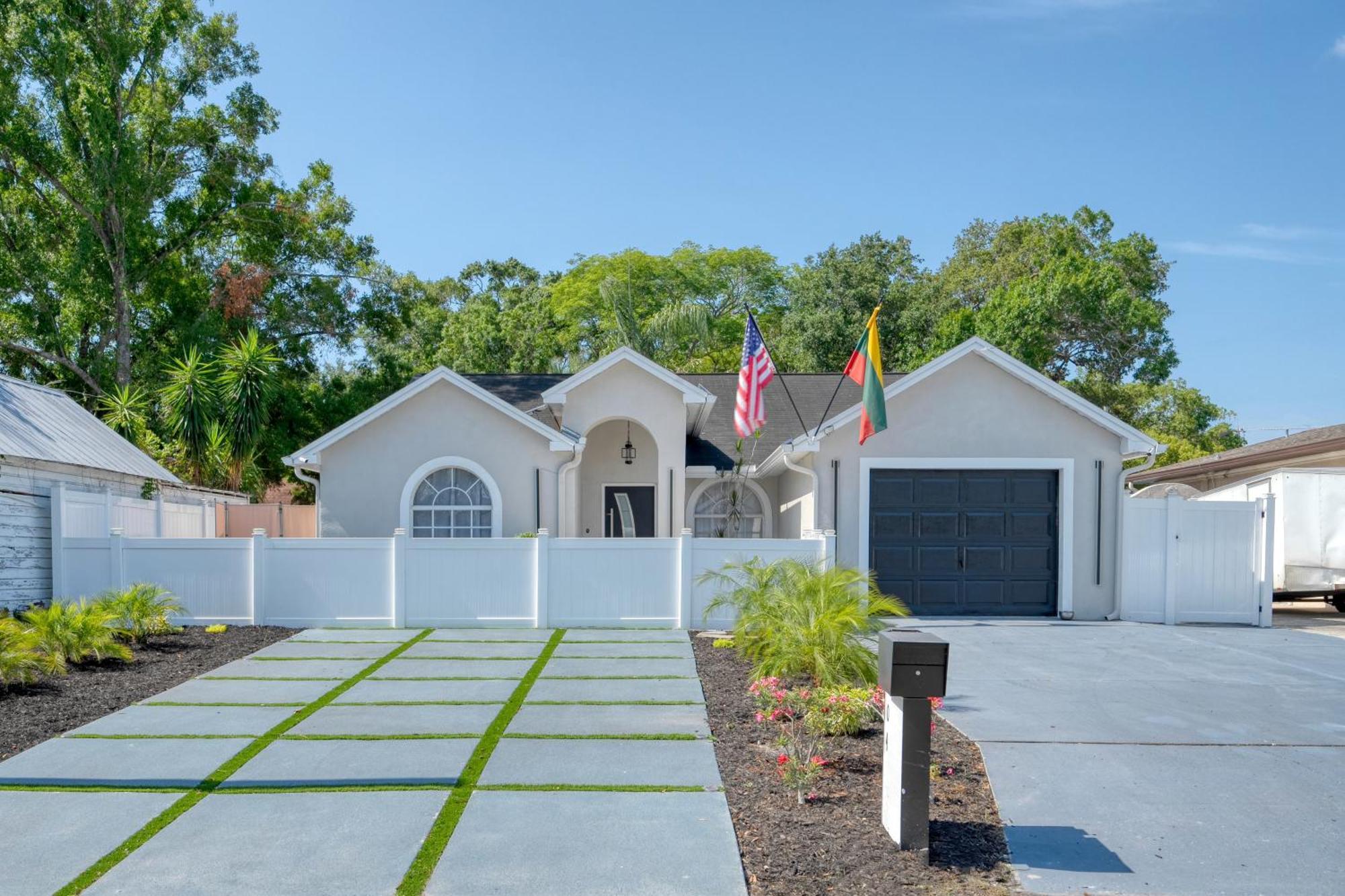Luxury Style Townhome With Pool - 1 Miles To Bucs Stadium Apartment Tampa
