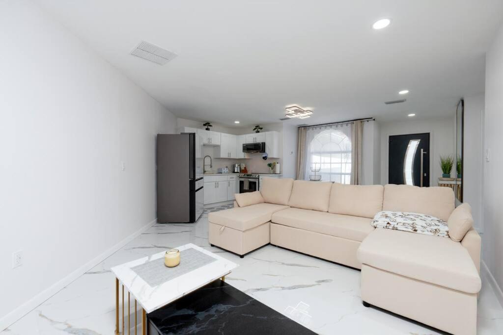Luxury Style Townhome With Pool - 1 Miles To Bucs Stadium