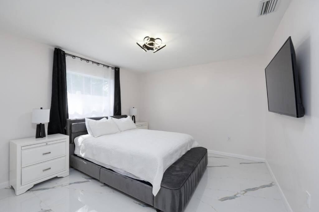 Apartment Luxury Style Townhome With Pool - 1 Miles To Bucs Stadium Tampa