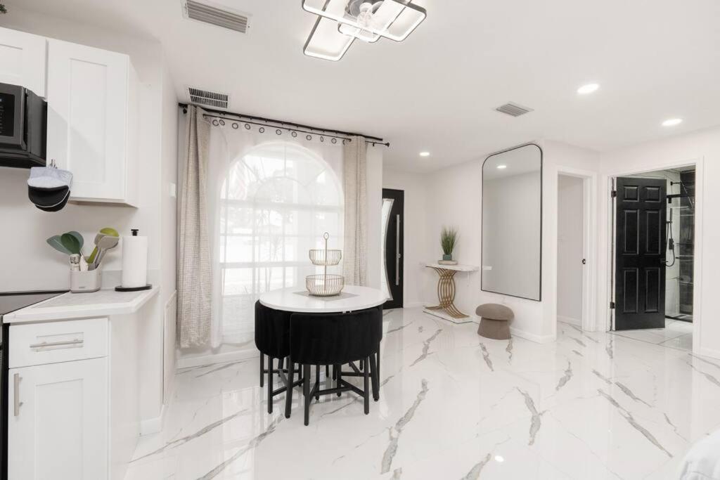 Luxury Style Townhome With Pool - 1 Miles To Bucs Stadium Tampa
