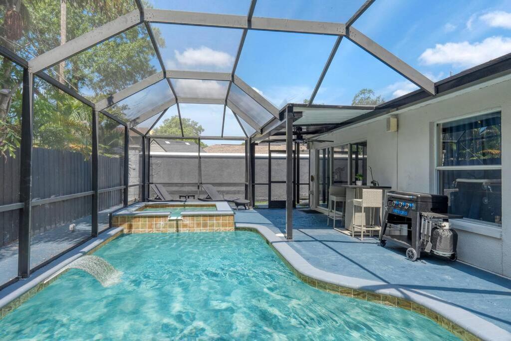 Apartment Luxury Style Townhome With Pool - 1 Miles To Bucs Stadium