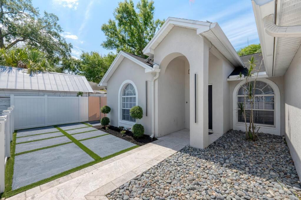 Luxury Style Townhome With Pool - 1 Miles To Bucs Stadium Apartment